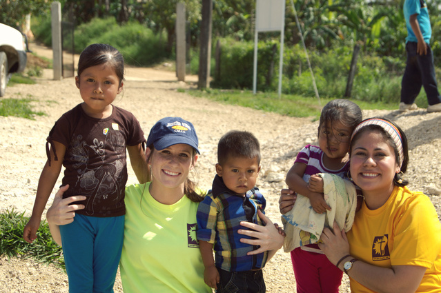 Mexico - Cassidy and Memi with kids at school (Cobblestone Community Church (Oxford, OH))