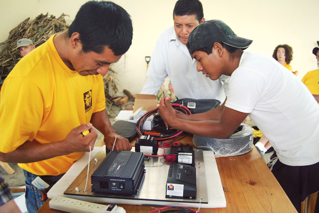 Mexico - Enlace team puts solar training to work on control panel