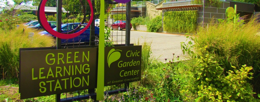 Solar School - Green Learning Station sign at parking lot (Kevin Sasson)